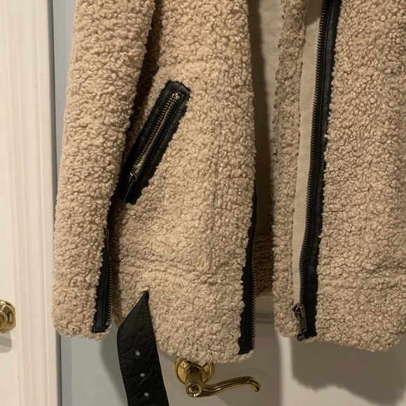 Zara faux shearling coat - Picture 2 of 7